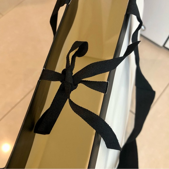 Authentic GUCCI large gift bag. Excellent condition. - Picture 6 of 7